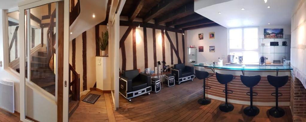 Apartamento Le Backstage Bourges Exterior foto